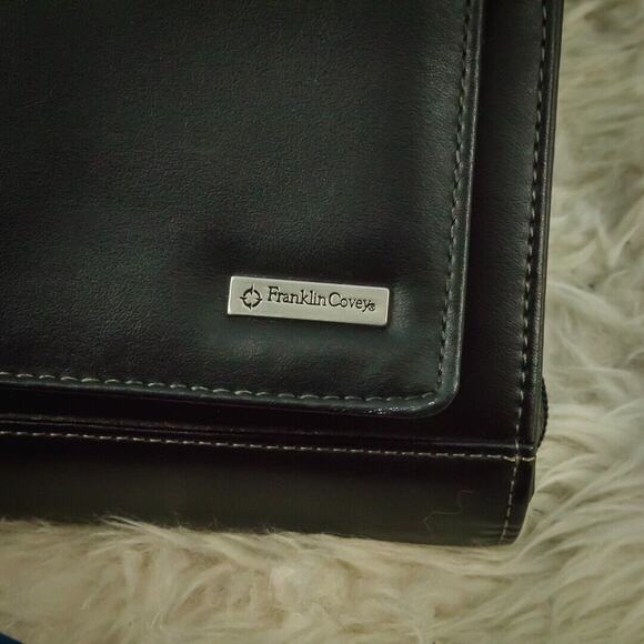 Franklin Covey Black Leather Master Plan 7 Ring Zip Retractable Handle Planner - Picture 4 of 7